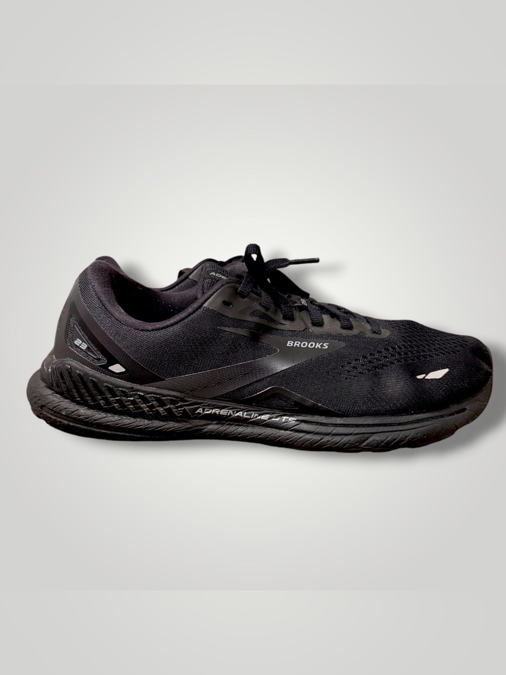 Women’s Brooks Adrenaline shoe size 11 wide